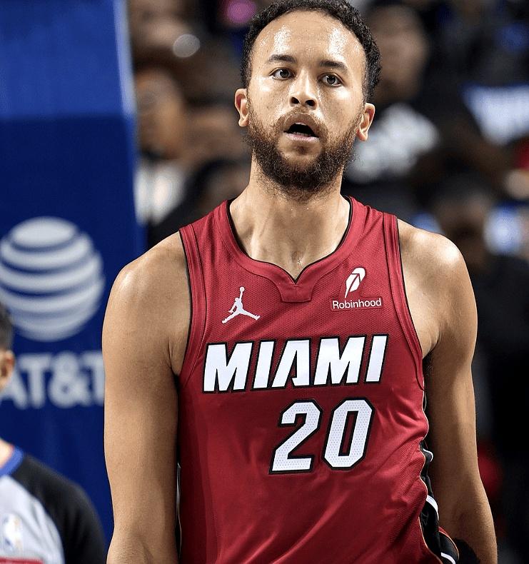 开云在线-阿扎伦卡遭遇十五持续失利，热火教练压力巨大！-开云在线