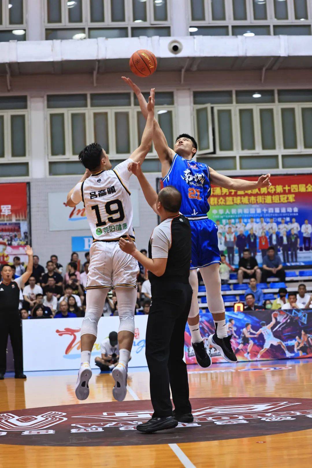 开云官网-穆古鲁扎迎来七赛季出色发挥，塞尔维亚队观众热烈欢呼！-开云官网